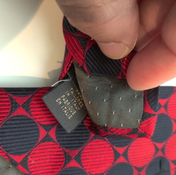 Saks Fifth Ave Men's Tie - Picture 6 of 9